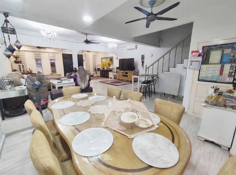 Rumah Teres 2 Tingkat untuk Dijual di Taman Selayang Indah (Selayang) - Adi Mohamad - Dining Room - PropertyGuru.com.my