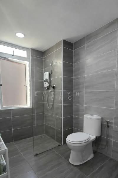 Service Residence for Sale at KSL Residence @ Daya - Evelyn Heng - Bathroom - PropertyGuru.com.my