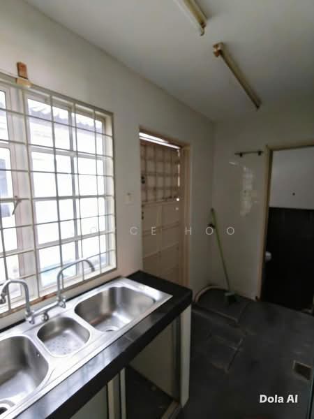2-storey Terraced House for Rent in Puchong Utama (Seksyen 10) (Puchong) - Joyce Hoo - Kitchen - PropertyGuru.com.my