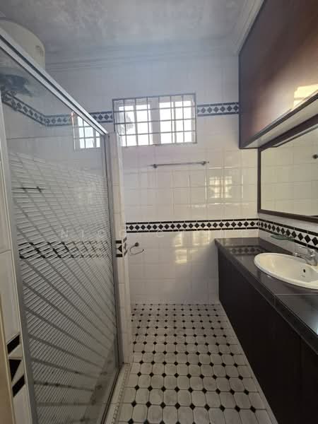 Rumah Teres 2-Tingkat untuk Dijual di Taman Molek (Johor Bahru) - Nico Chong - Bathroom - PropertyGuru.com.my