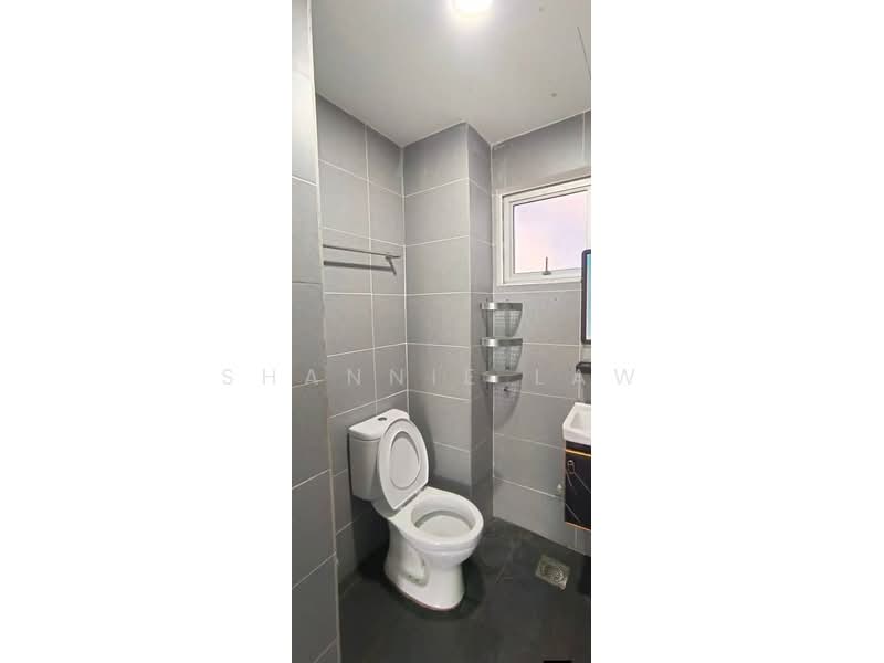 Pangsapuri untuk Dijual di Astaka Heights Apartments - Shannie Law - Bathroom - PropertyGuru.com.my