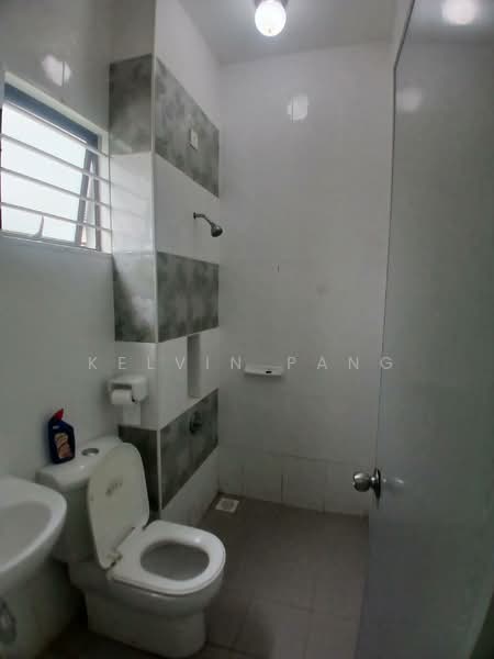 Rumah Teres 2 Tingkat untuk Disewa di Shah Alam (Selangor) - Kelvin Pang - Bathroom - PropertyGuru.com.my