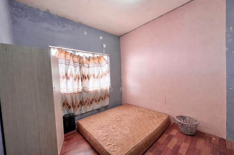 Rumah Flat untuk Dijual di Taman Kempas - Yucong . - Bedroom - PropertyGuru.com.my