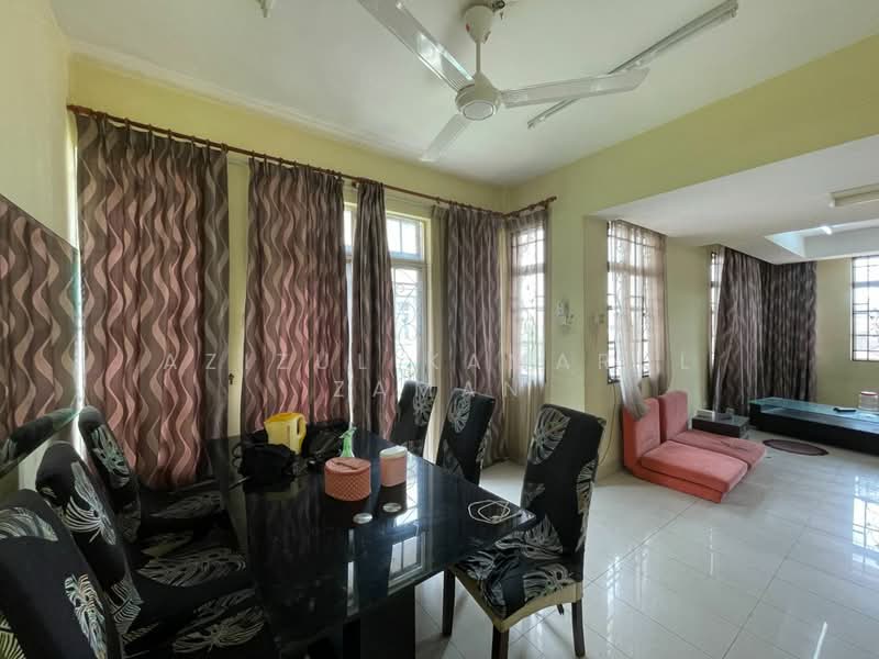 Rumah Berkembar untuk Dijual di Seri Kembangan (Selangor) - Azizul Kamarul Zaman - Dining Room - PropertyGuru.com.my