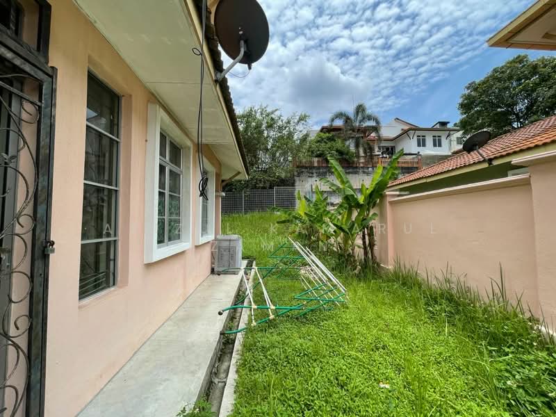 Rumah Berkembar untuk Dijual di Seri Kembangan (Selangor) - Azizul Kamarul Zaman - Exterior - PropertyGuru.com.my