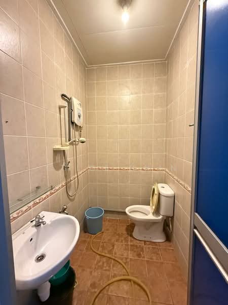 Rumah Teres 2 Tingkat untuk Dijual di Bandar Seri Alam (Masai) - Chloe Chin - Bathroom - PropertyGuru.com.my