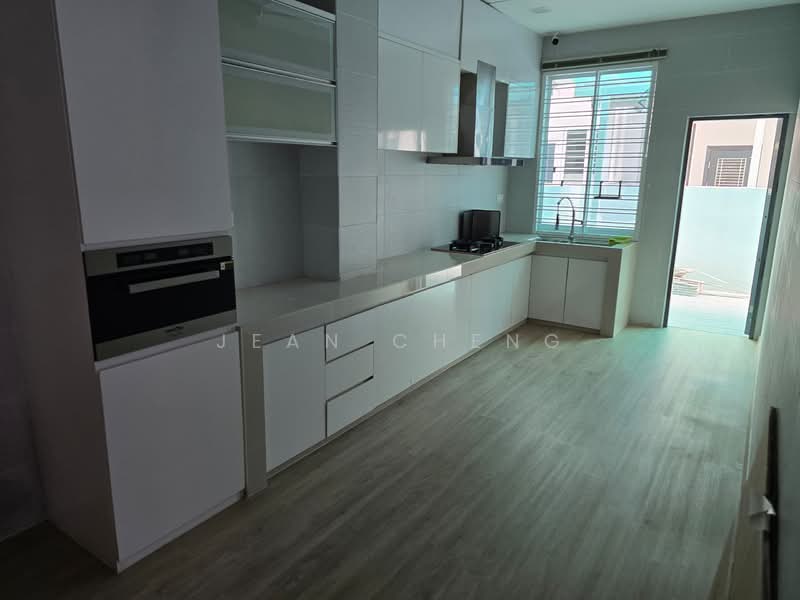 Semi-Detached House for Sale in Subang Heights (Subang Jaya) - Jean Cheng - Kitchen - PropertyGuru.com.my