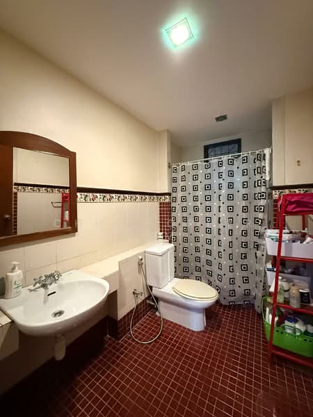 Condominium for Sale at Kampung Warisan - Christopher Lim - Bathroom - PropertyGuru.com.my