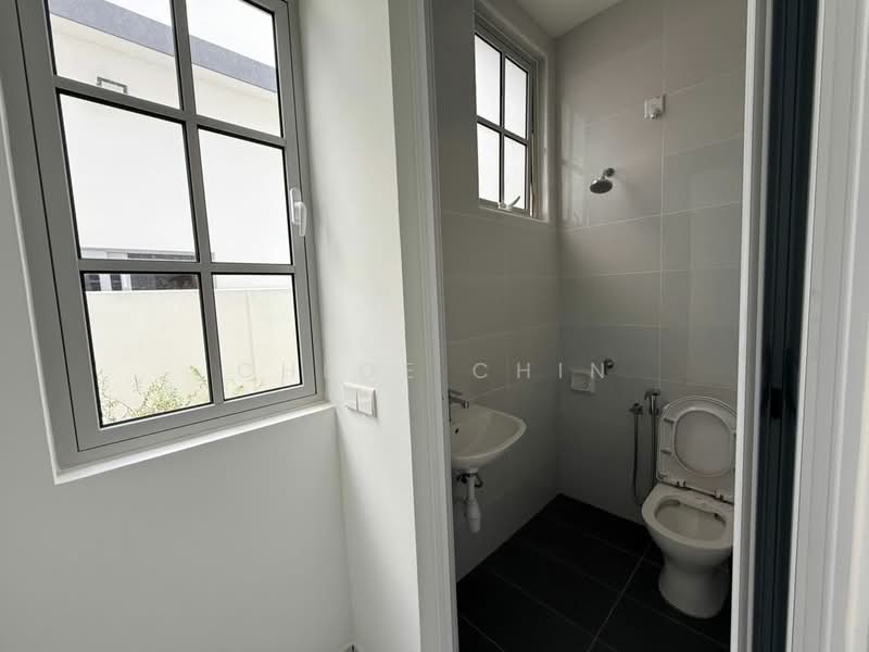 Semi-Detached House for Sale in Taman Ekoflora (Johor Bahru) - Chloe Chin - Bathroom - PropertyGuru.com.my