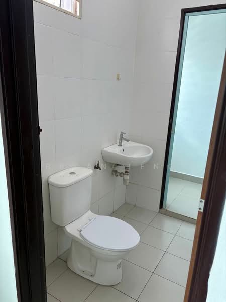 Rumah Teres 2 Tingkat untuk Dijual di Sungai Ara (Penang) - Bryan Teng - Bathroom - PropertyGuru.com.my