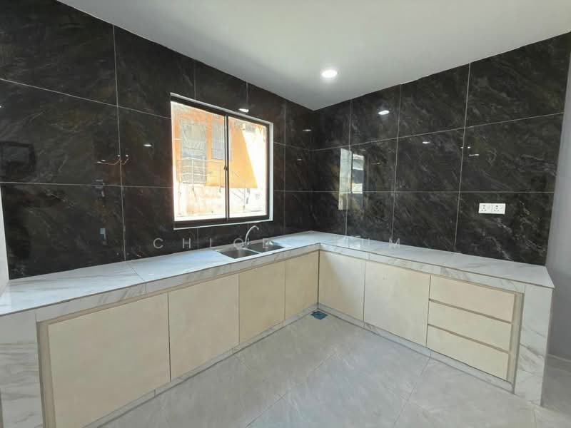 2-storey Terraced House for Sale in Johor Bahru (Johor) - Chloe Shum - Kitchen - PropertyGuru.com.my