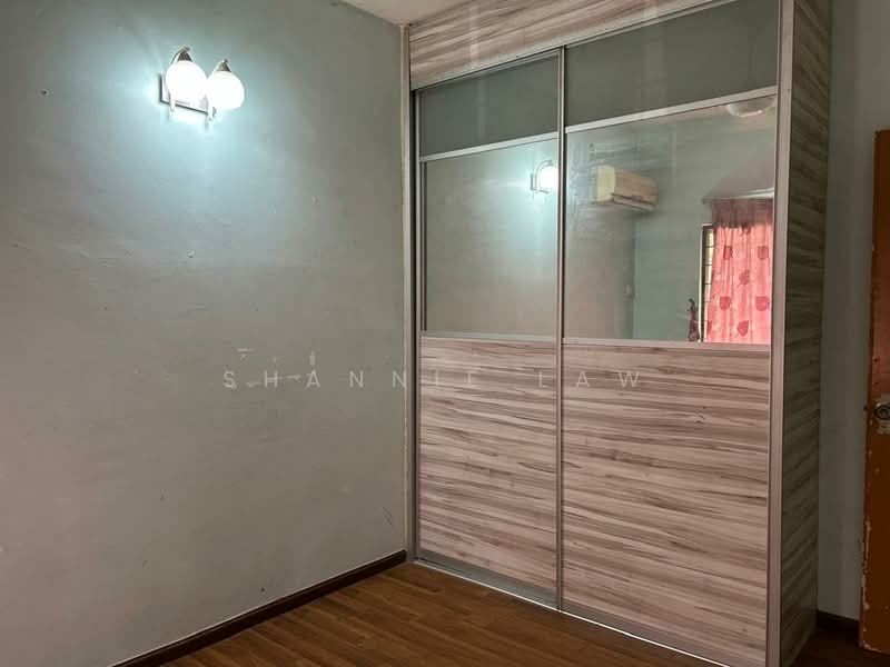 Apartment for Sale at Sri Ledang - Shannie Law - Bedroom - PropertyGuru.com.my
