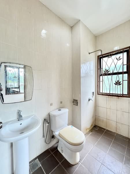 Rumah Banglo untuk Dijual di Batu 9 (Cheras) - ChaoLim . - Bathroom - PropertyGuru.com.my