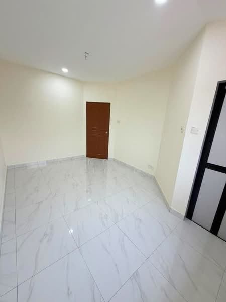 2-storey Terraced House for Sale in Taman Desa Cemerlang (Ulu Tiram) - Loong Hing Liong - Interior - PropertyGuru.com.my