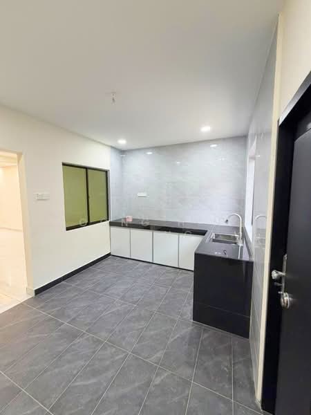 2-storey Terraced House for Sale in Taman Desa Cemerlang (Ulu Tiram) - Loong Hing Liong - Kitchen - PropertyGuru.com.my