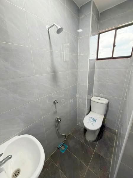 2-storey Terraced House for Sale in Taman Desa Cemerlang (Ulu Tiram) - Loong Hing Liong - Bathroom - PropertyGuru.com.my