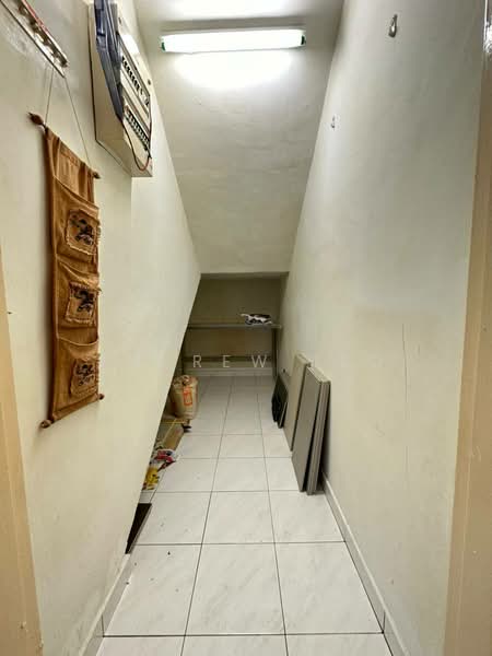 For Sale - Taman Molek Tamans Moleks