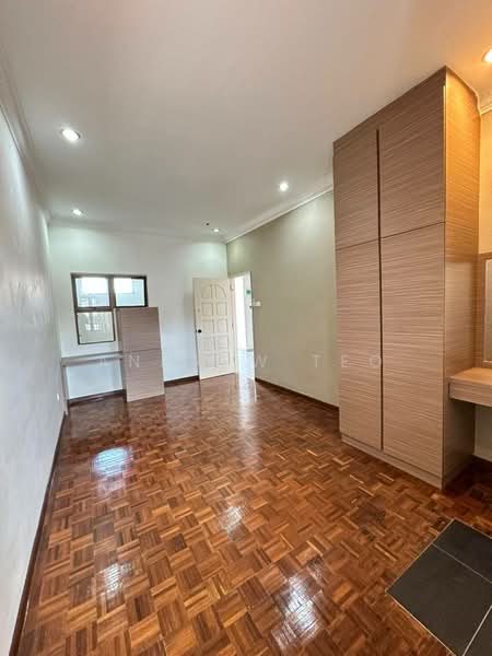 For Sale - Taman Molek Tamans Moleks