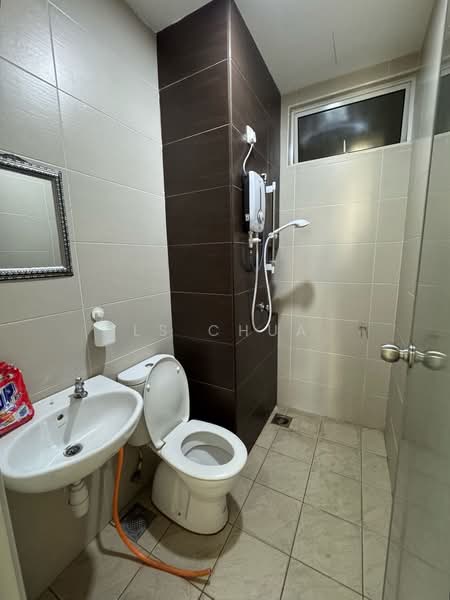 Condominium for Sale at Pangsapuri Kamelia (Camellia Park) - LS Chua - Bathroom - PropertyGuru.com.my