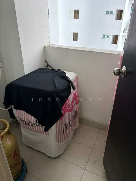 Untuk Dijual - Twin Galaxy (Dwi Galaksi)