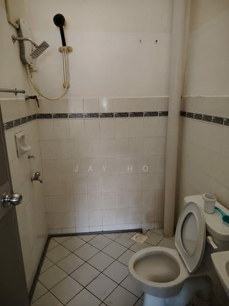 Rumah Teres 1 Tingkat untuk Disewa di Tampoi (Johor) - Jay Ho - Bathroom - PropertyGuru.com.my