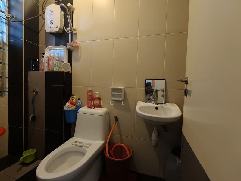 Rumah Teres 2 Tingkat untuk Dijual di Alam Damai (Cheras) - Janice Lau - Bathroom - PropertyGuru.com.my