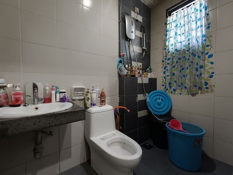 Rumah Teres 2 Tingkat untuk Dijual di Alam Damai (Cheras) - Janice Lau - Bathroom - PropertyGuru.com.my