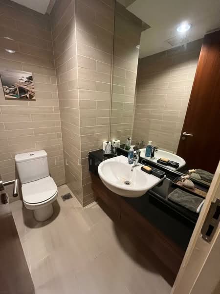Kondominium untuk Dijual di The Capsquare Residences - William Cho - Bathroom - PropertyGuru.com.my
