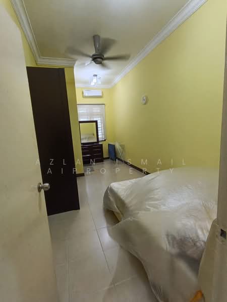 Rumah Teres 2 Tingkat untuk Dijual di Setia Tropika (Johor Bahru) - Azlan Ismail aiproperty - Bedroom - PropertyGuru.com.my
