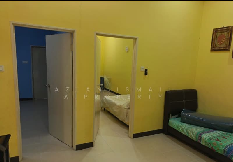 Rumah Teres 2 Tingkat untuk Dijual di Setia Tropika (Johor Bahru) - Azlan Ismail aiproperty - Bedroom - PropertyGuru.com.my