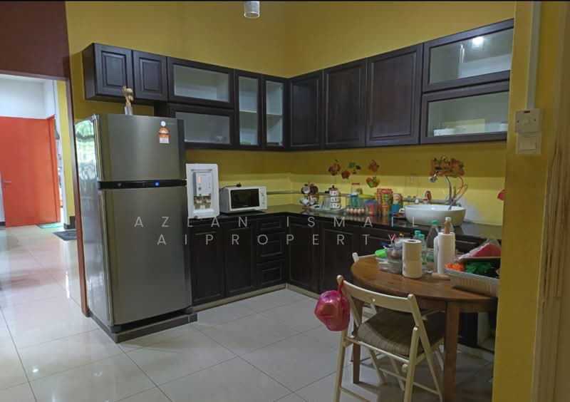 Rumah Teres 2 Tingkat untuk Dijual di Setia Tropika (Johor Bahru) - Azlan Ismail aiproperty - Kitchen - PropertyGuru.com.my