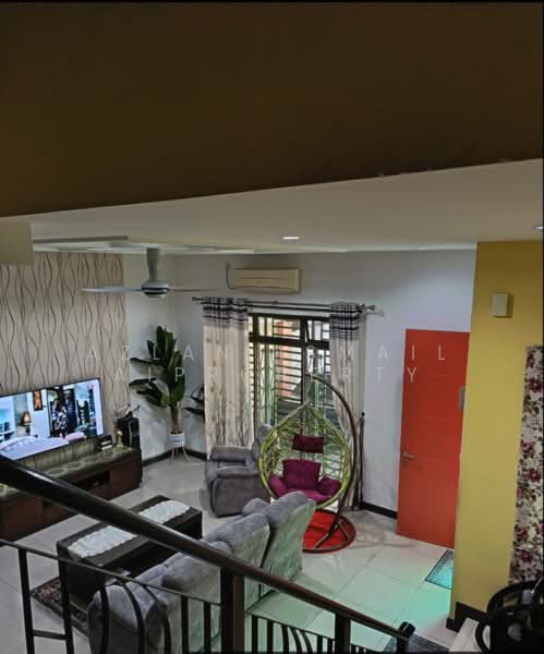 Rumah Teres 2 Tingkat untuk Dijual di Setia Tropika (Johor Bahru) - Azlan Ismail aiproperty - Living Room - PropertyGuru.com.my