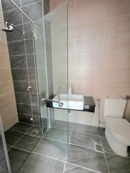 Rumah Berkembar untuk Dijual di Taman Sutera Utama (Skudai) - Joyce Ong - Bathroom - PropertyGuru.com.my
