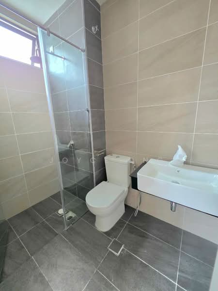 Rumah Berkembar untuk Dijual di Taman Sutera Utama (Skudai) - Joyce Ong - Bathroom - PropertyGuru.com.my