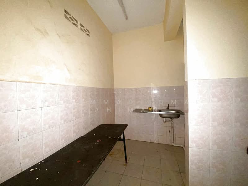 Flat for Sale at Taman Putra Kajang - Muhammad Iqmal Rahiman - Kitchen - PropertyGuru.com.my