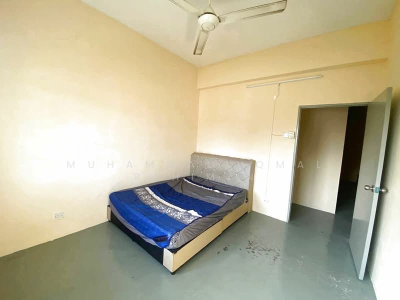 Flat for Sale at Taman Putra Kajang - Muhammad Iqmal Rahiman - Bedroom - PropertyGuru.com.my