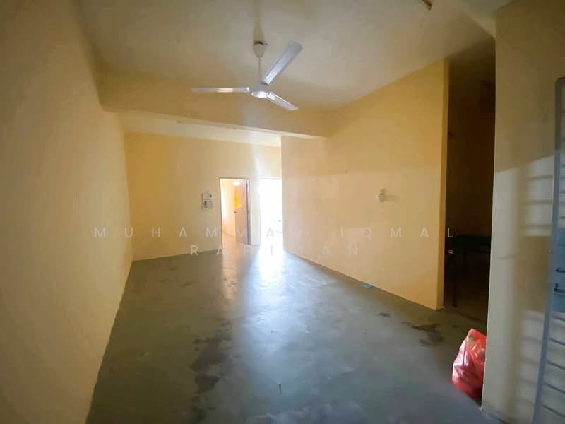 Flat for Sale at Taman Putra Kajang - Muhammad Iqmal Rahiman - Interior - PropertyGuru.com.my