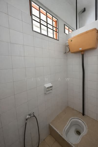 Rumah Flat untuk Dijual di Flat Taman Perling - Finn Aw - Bathroom - PropertyGuru.com.my