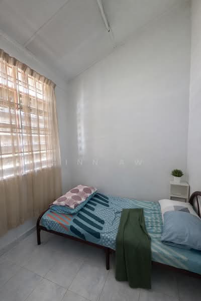 Rumah Flat untuk Dijual di Flat Taman Perling - Finn Aw - Bedroom - PropertyGuru.com.my