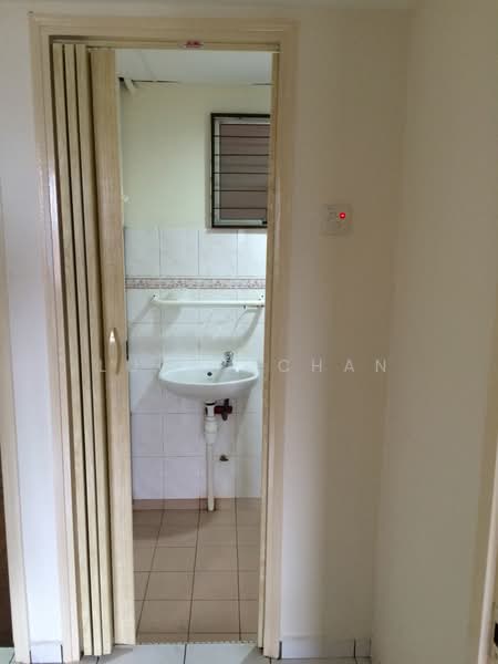 Apartment for Sale at Pangsapuri Saraka - Lucas Chan - Bathroom - PropertyGuru.com.my