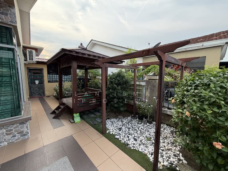 1-storey Terraced House for Sale in Bandar Dato Onn (Tebrau) - Azlan Ismail aiproperty - Exterior - PropertyGuru.com.my