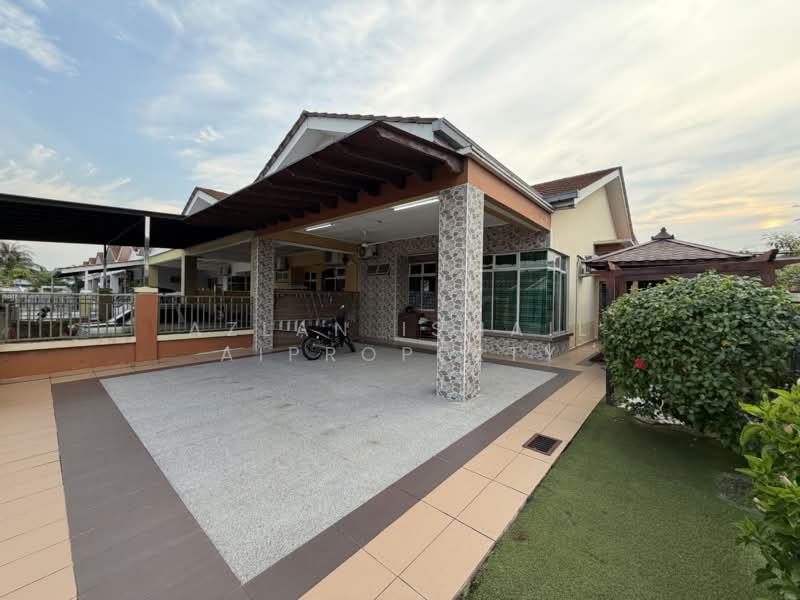 1-storey Terraced House for Sale in Bandar Dato Onn (Tebrau) - Azlan Ismail aiproperty - Exterior - PropertyGuru.com.my
