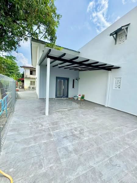 2-storey Terraced House for Sale in Taman Rinting (Masai) - Loong Hing Liong - Exterior - PropertyGuru.com.my