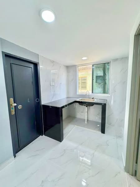 2-storey Terraced House for Sale in Taman Rinting (Masai) - Loong Hing Liong - Kitchen - PropertyGuru.com.my