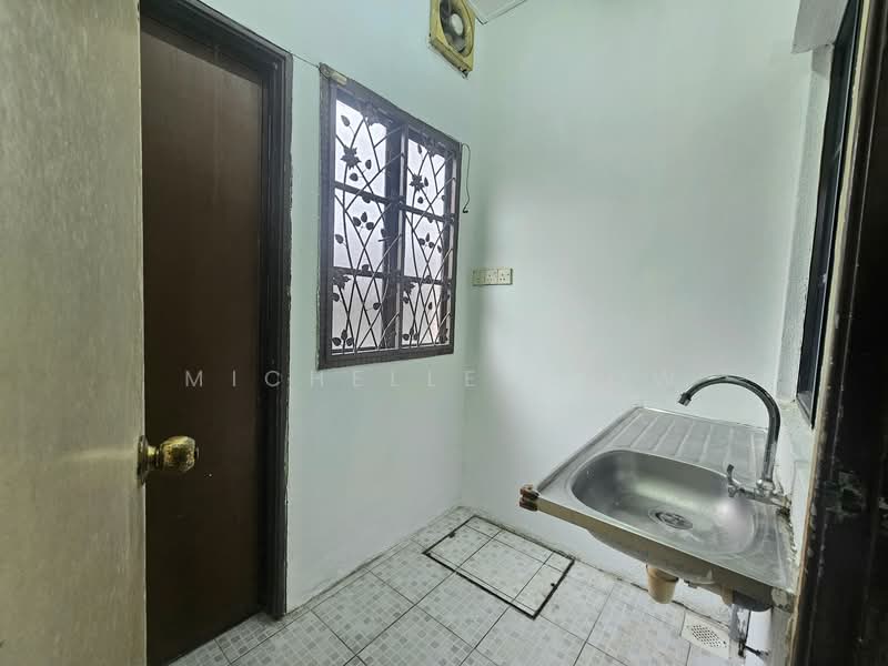 Rumah Teres 2 Tingkat untuk Dijual di Batu 9 (Cheras) - Michelle Siow - Kitchen - PropertyGuru.com.my