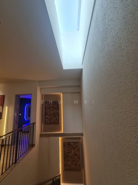 Untuk Dijual - New House Renovated Showroom for Sale,Puchong Legenda,Puchong Jaya beside Sunway,Bukit Jalil