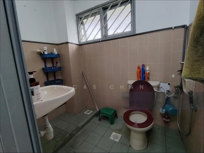 Kondominium untuk Dijual di Meadow Park 2 - Lucas Chan - Bathroom - PropertyGuru.com.my