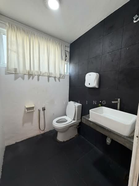 Office for Rent in Bangsar Baru (Bangsar) - Nicky Ling - Bathroom - PropertyGuru.com.my