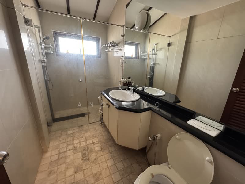 Rumah Berkembar untuk Dijual di Happy Garden (Kuchai Lama) - Angel Ng - Bathroom - PropertyGuru.com.my