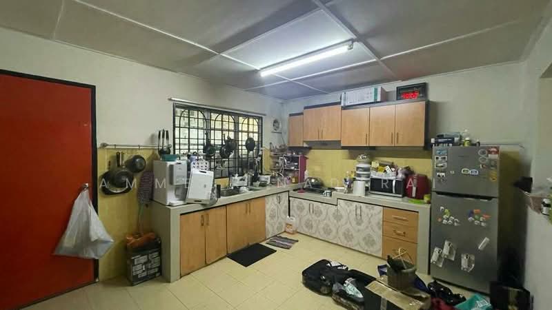 Rumah Teres 2 Tingkat untuk Dijual di Lestari Putra (Seri Kembangan) - Ammeer Nadzrai - Kitchen - PropertyGuru.com.my